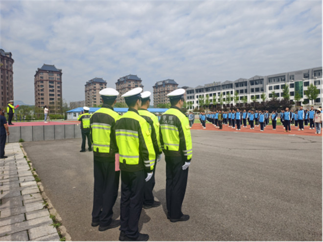 3 3