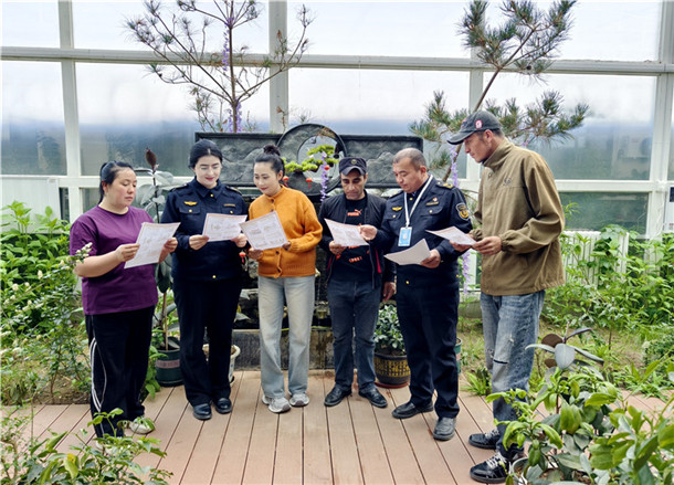 宣传《自治区促进民族团结进步条例》《中华人民共和国民族团结进步促进法》1 宣传《自治区促进民族团结进步条例》《中华人民共和国民族团结进步促进法》1