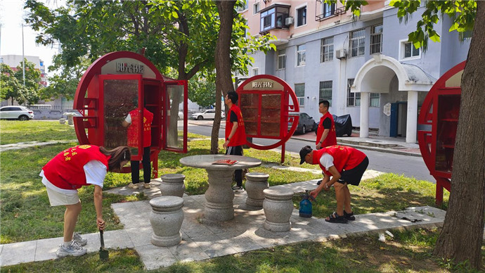 3 3
