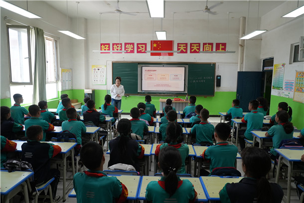 县实验小学抗战胜利纪念日主题班会。毕庆琦 摄
