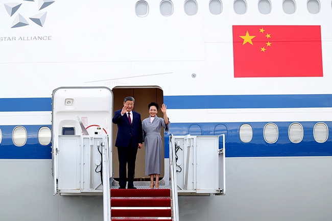 习近平抵达华盛顿对美国进行国事访问